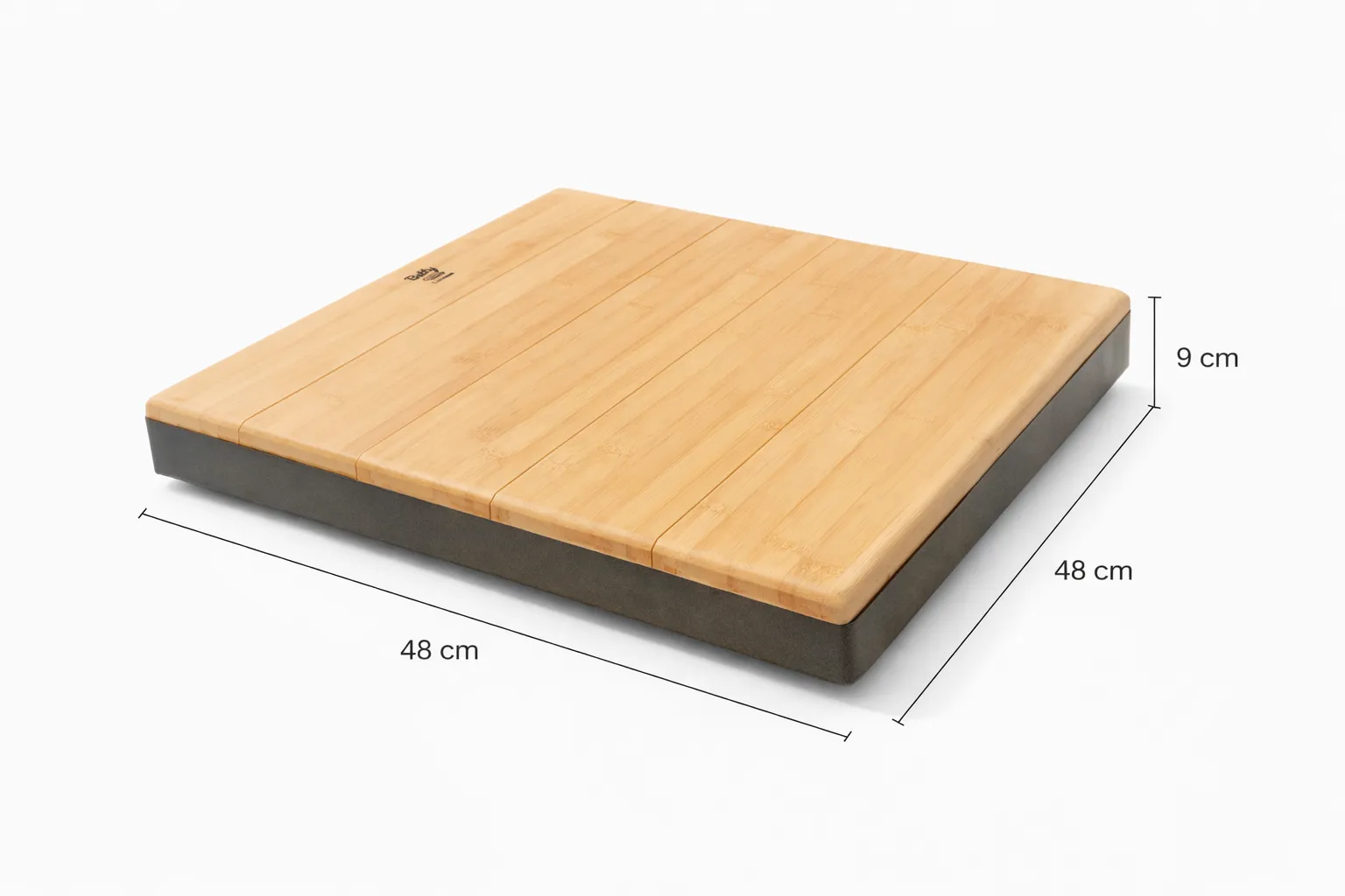 Betty — vue de dessus, plateforme bambou 48 × 48 cm, hauteur 9 cm